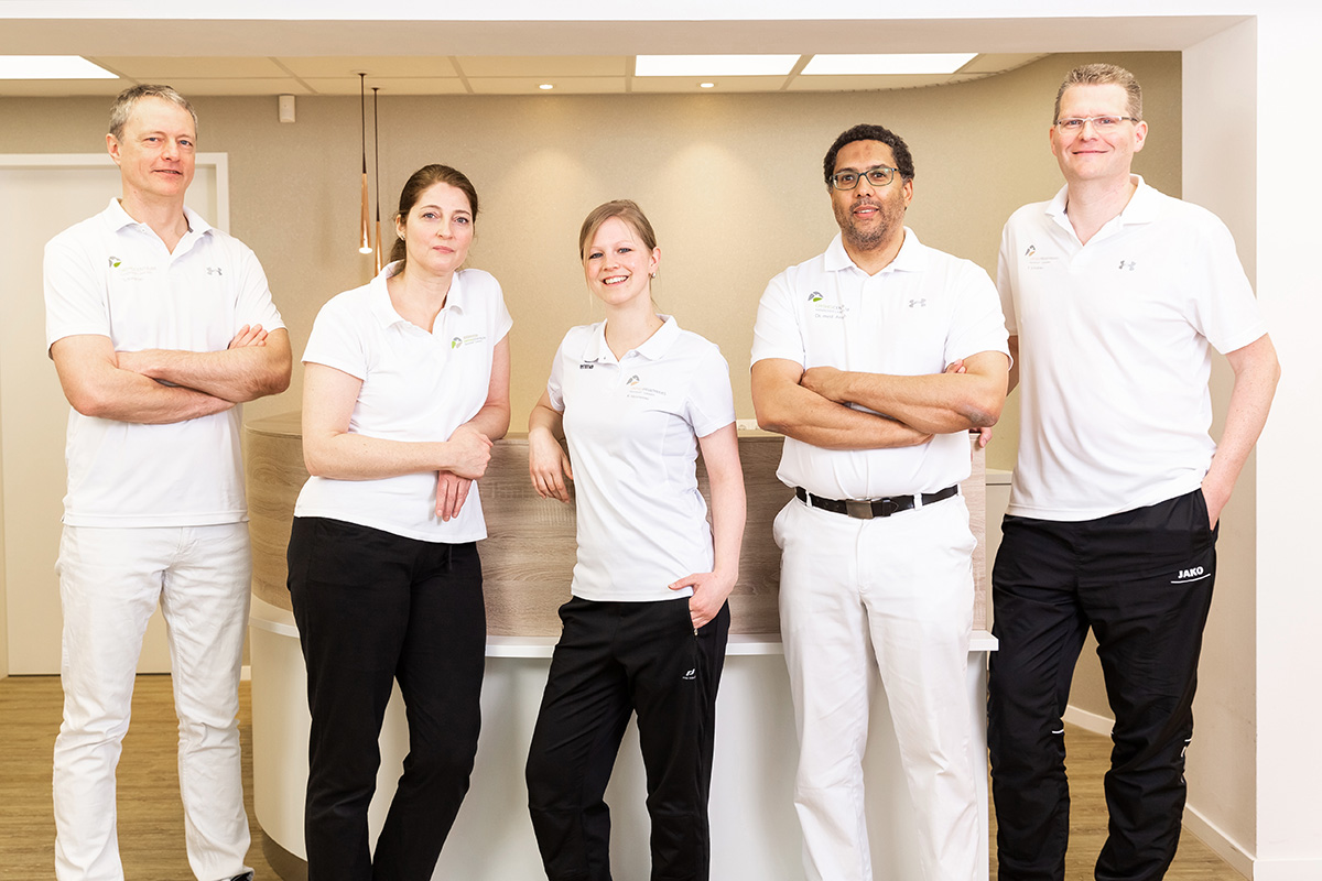 Osteopathie in Hannover Laatzen – Unser Team Die Osteopathie ist eine eigenständige, ganzheitliche Medizin, in der unsere Diagnostik und Behandlung mit den Händen erfolgen. Als Osteopathen gehen wir dabei den Ursachen von Beschwerden auf den Grund und behandeln den Menschen in seiner Gesamtheit.